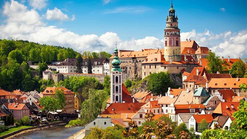 Zahraniční turisté obdivují česká města, například Český Krumlov