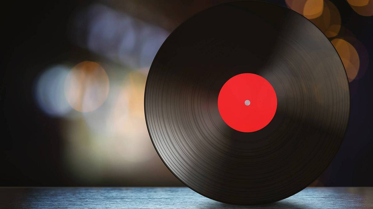 Stále více lidí se vrací k retro hudbě: Osmdesátky a devadesátky v nás vyvolávají uklidňující nostalgii