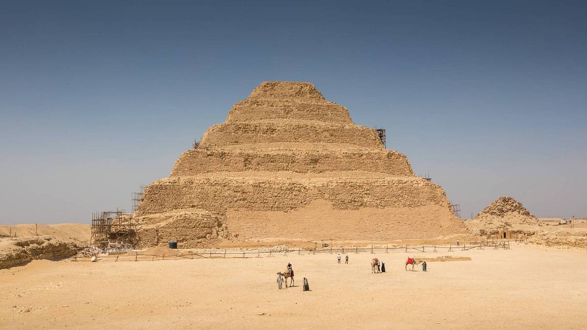 Džoserova pyramida: Ke stavbě největší egyptské pyramidy byl použit hydraulický výtah, tvrdí kontroverzní studie