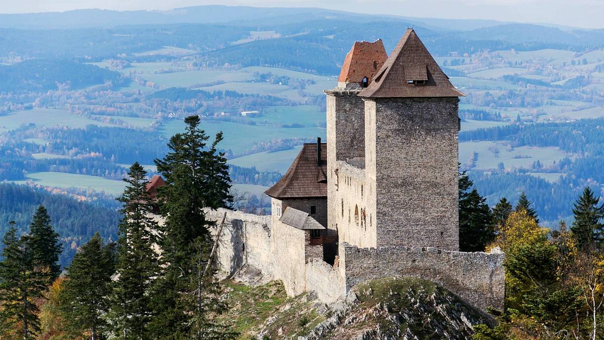 Hrad Kašperk je jedním z nejstrašidelnější hradem v Čechách a také je nejvýše položený na území Šumavy