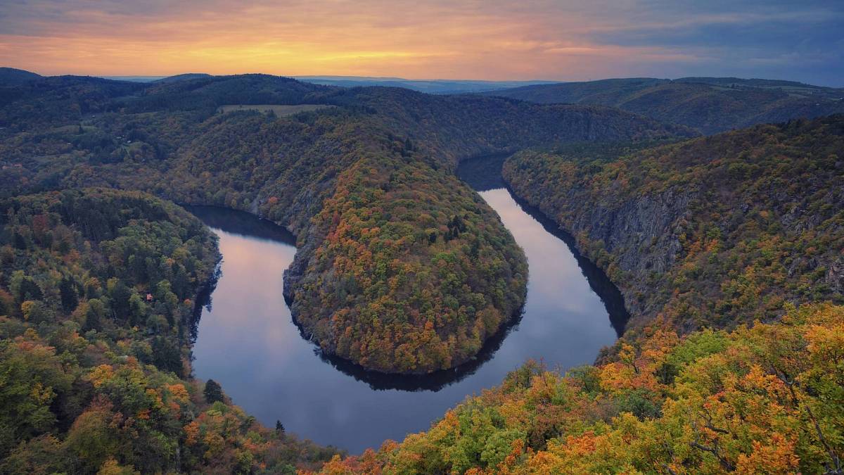 Češi opomíjí tento přírodní skvost, ale turisté se k němu vracejí znovu a znovu