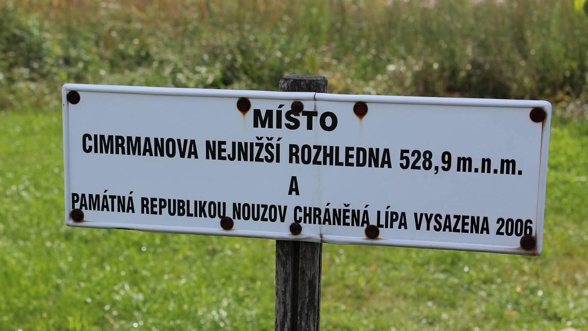 Nejnižší rozhledna světa je v Česku – vědci kroutí hlavou nad stavbou, která má minusovou výšku