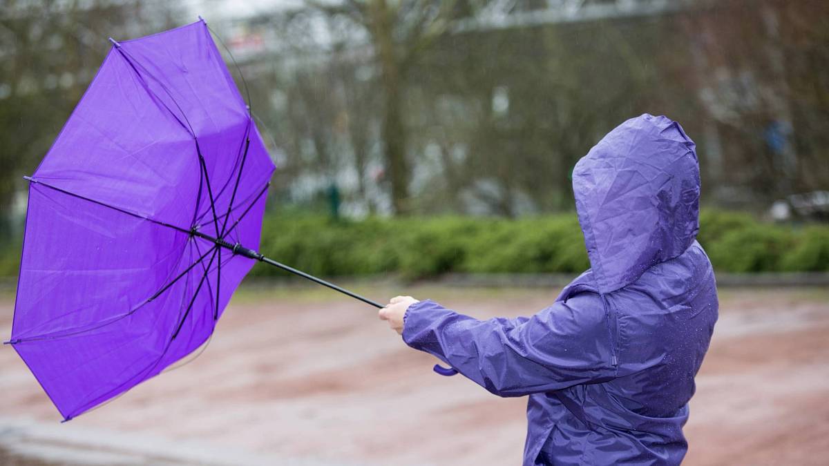 Bouře z Atlantiku udeří už za pár dní – meteorologické varují před silným větrem a prudkými dešti