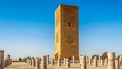 Největší mešita muslimského západu měla stát v Rabatu. 800 let ale čeká