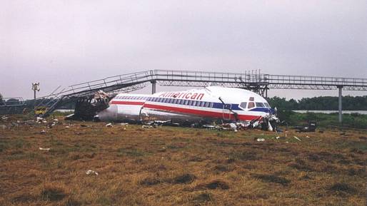 Havárie letu American Airlines 1420: Špatné počasí a chyba unavené posádky stály jedenáct životů